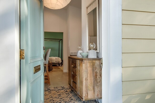 Photo - 305 Nashville Ave Unidad 305 Nashville Ave Apt 1