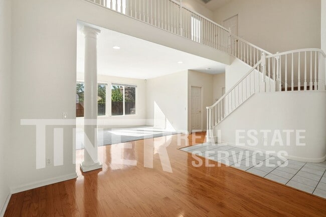 Photo - 9808 Spring View Way