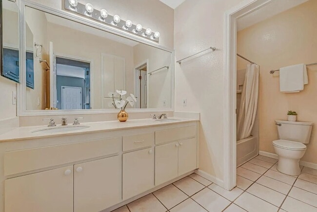 Photo - charming 1-bedroom, 1-bathroom home located on the ground level overlooking the green belt in Par...