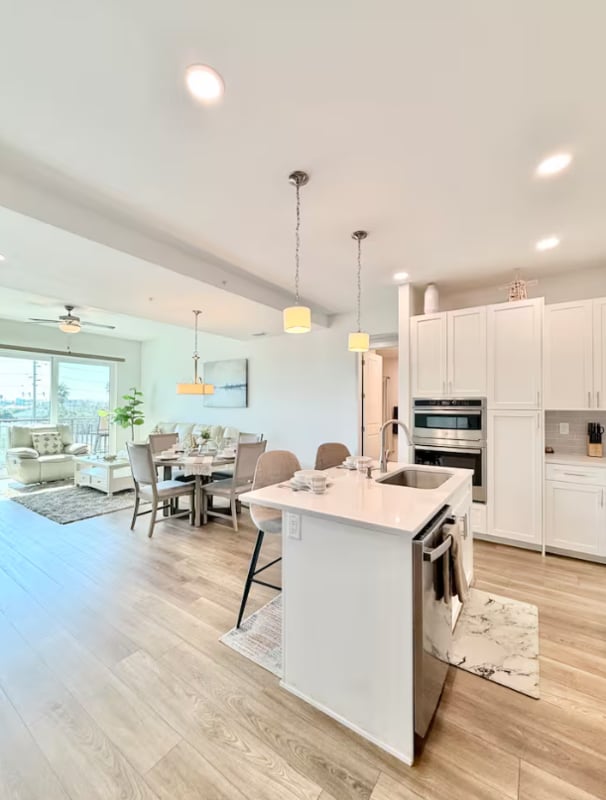 300 150th Ave