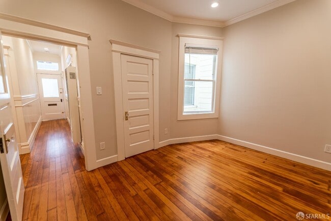 Photo - 139 Jasper Pl