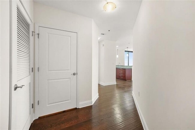 Photo - 270 17th St NW