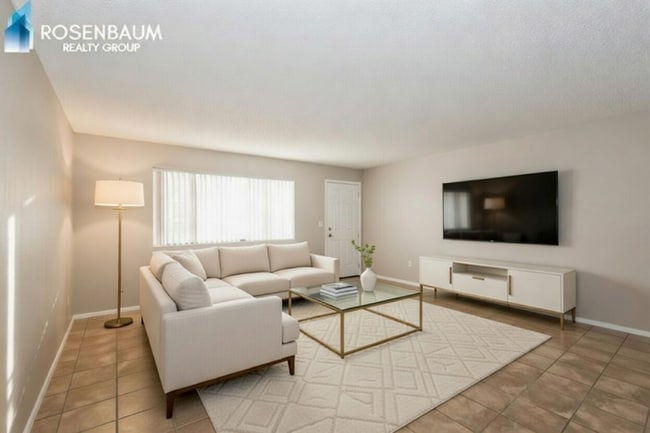 Photo - 3313 W Harmont Dr Unidad 2