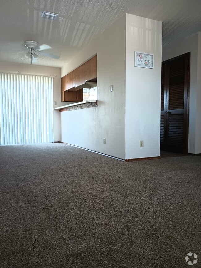 Building Photo - 2805 Quail Run St Unit 5 Rental