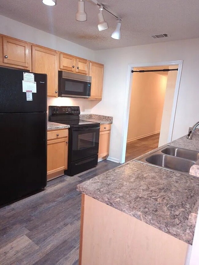 Photo - Single Room w/ Private Bathroom in Hart's Cove