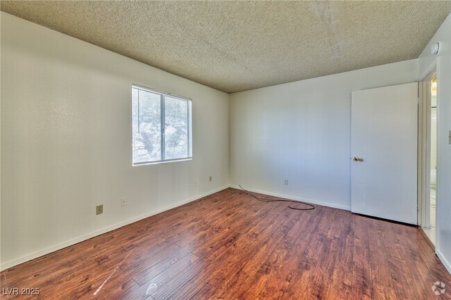Building Photo - 1616 Burningwood Ln Unit 201 Rental