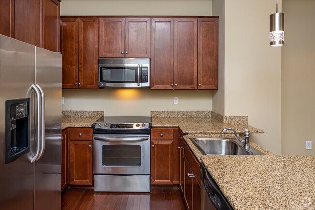 1BR, 1BA - 720SF