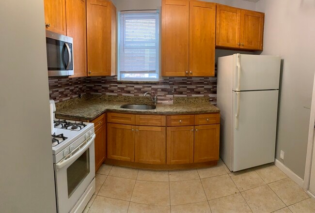 Photo - 3600 N Lamon Ave Unit 2