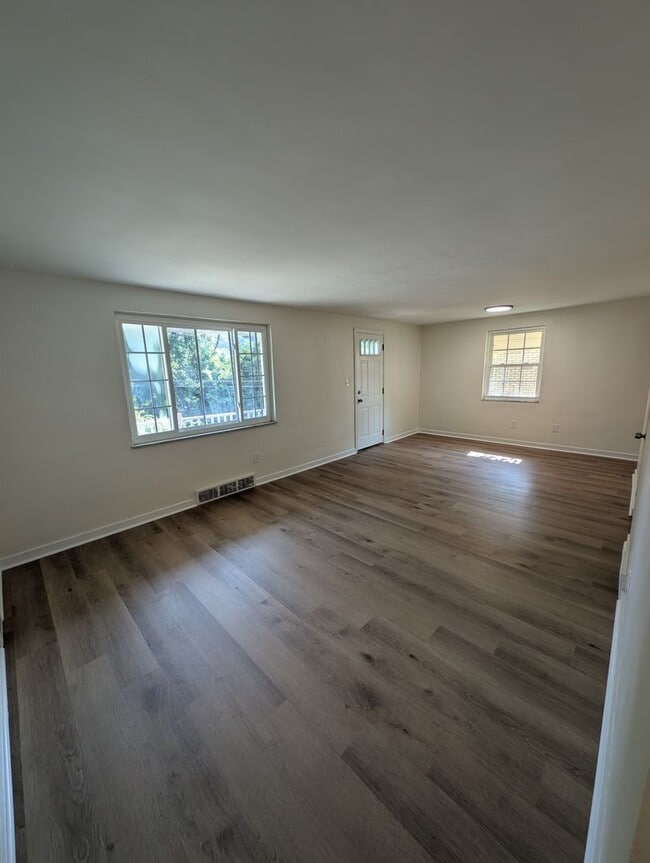 Photo - Newly Renovated 3Bd/2Bath Home with Bonus Room -- Available NOW!