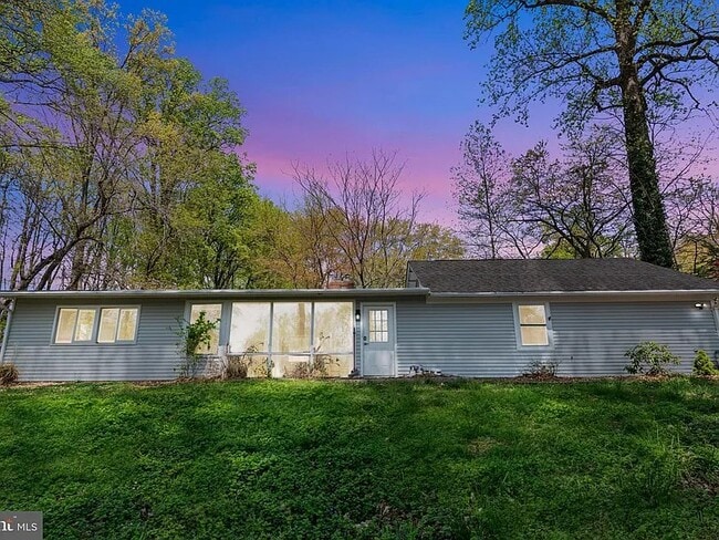 Building Photo - 3026 Cedar Hill Rd