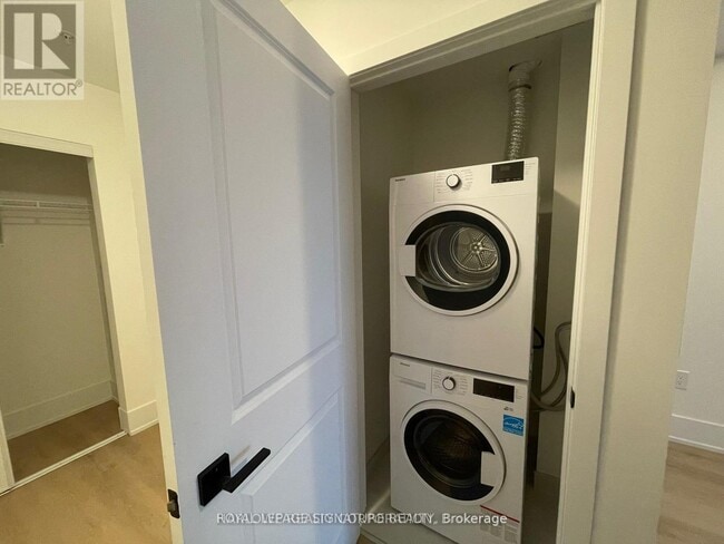 Photo - 206 King St W Unit 1306