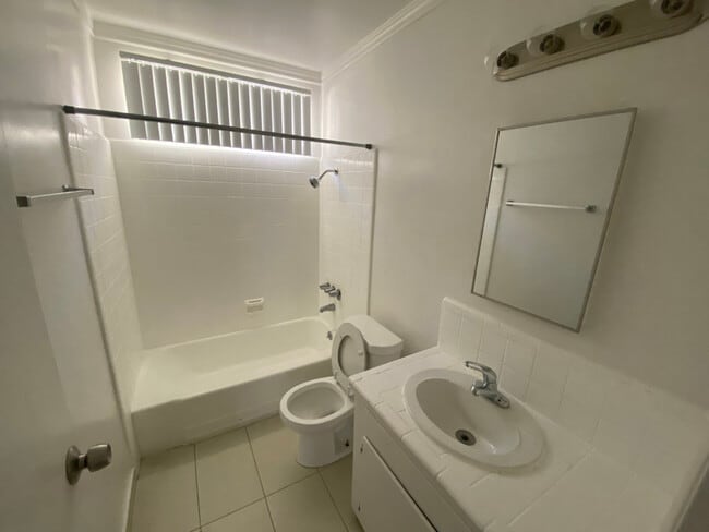 Photo - 8200 Owensmouth Ave