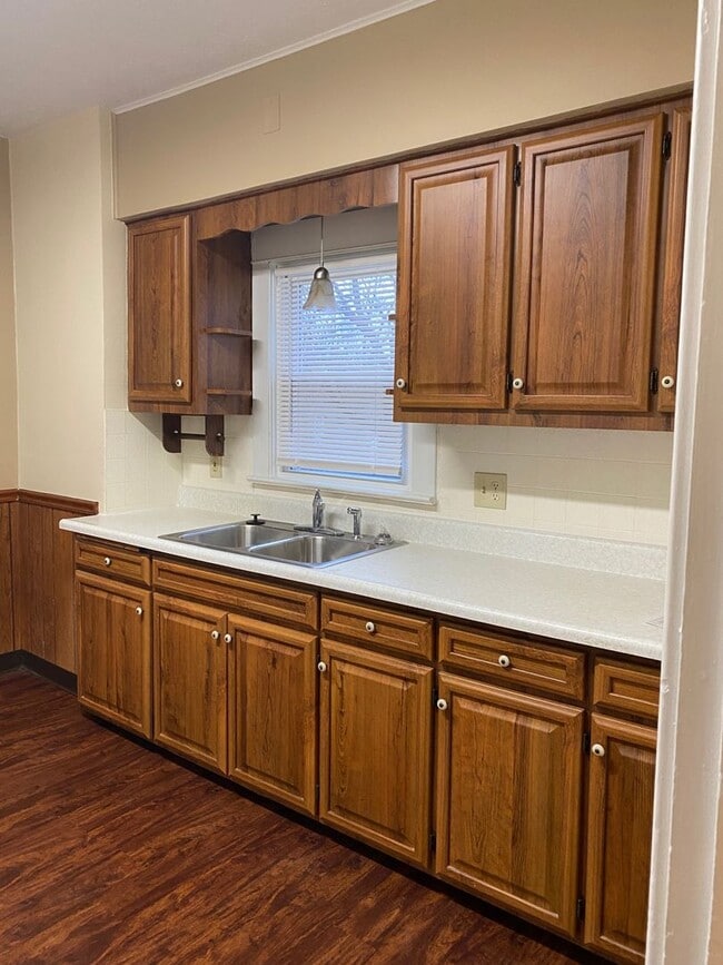 Photo - 706 N Ward Ave