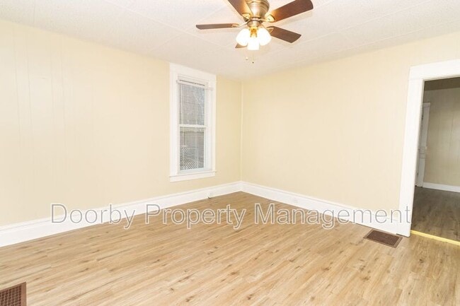 Photo - 2612 E 19th St