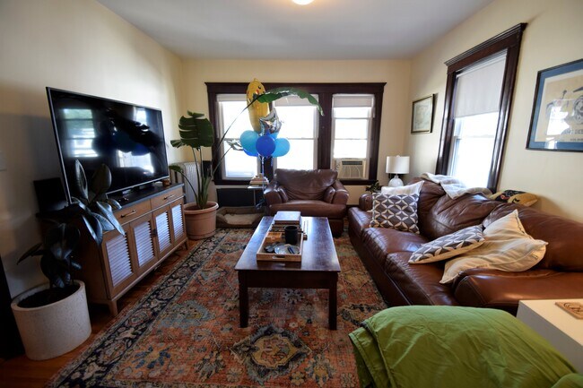Photo - 28 Atkins St Apartments Unit 2
