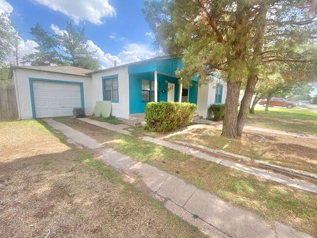 Photo - Newly remodeled 2/1/1 near Marsha Sharp and Coronado High School