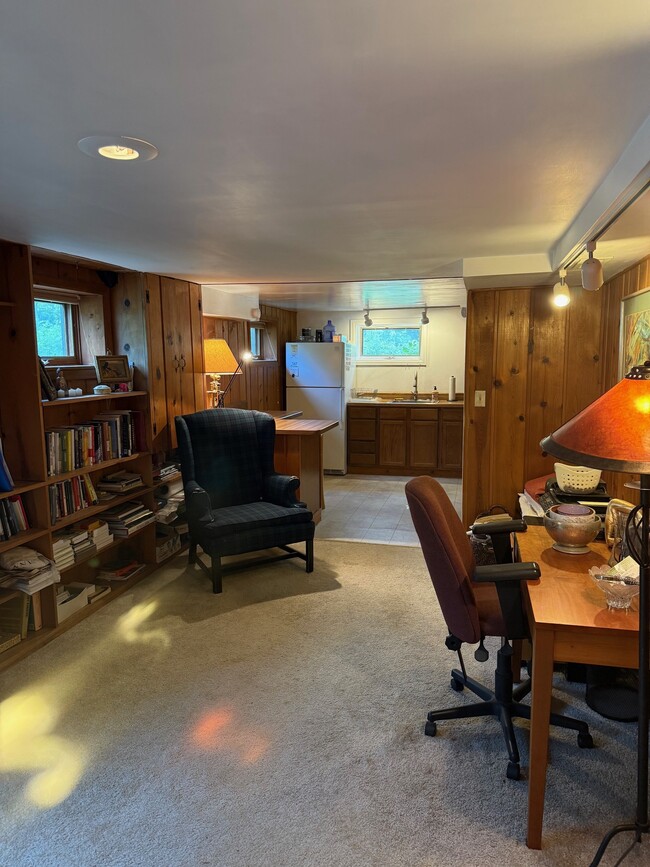 Photo - 1905 Mariposa Ave