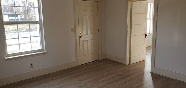 Photo - 4 bd, 2 ba 2-story house, central west Columbia location, many recent improvements