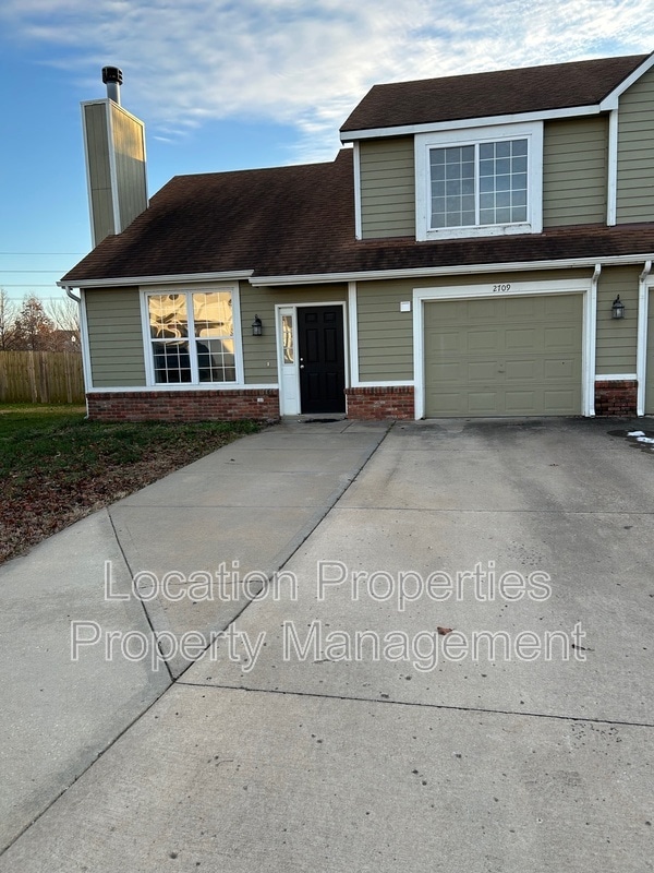 Building Photo - 2709 Harrison Pl