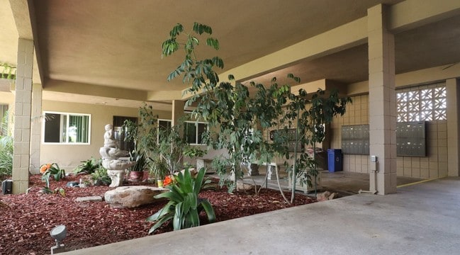 Photo - Twin Oaks Apartments