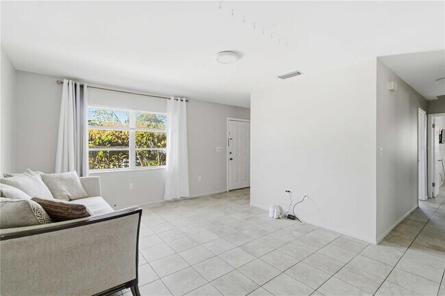 Photo - 308 Lantana Ave