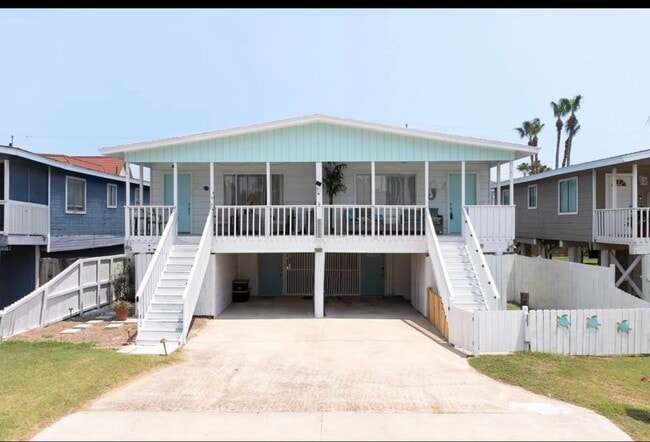 Building Photo - 210 W Gardenia St