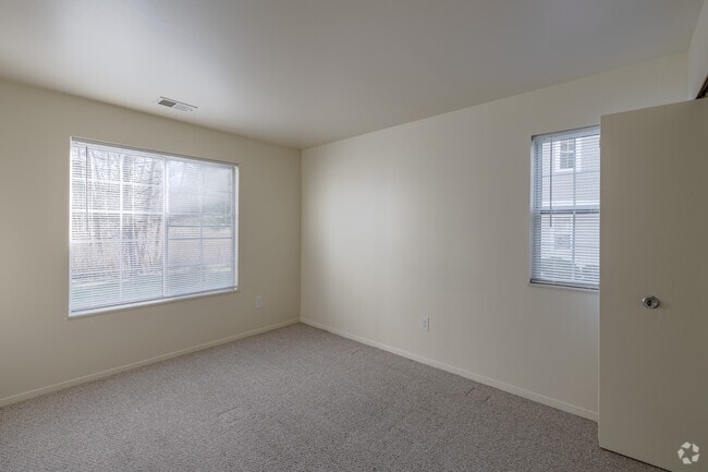 1BR, 1BA - 900SF - Bedroom