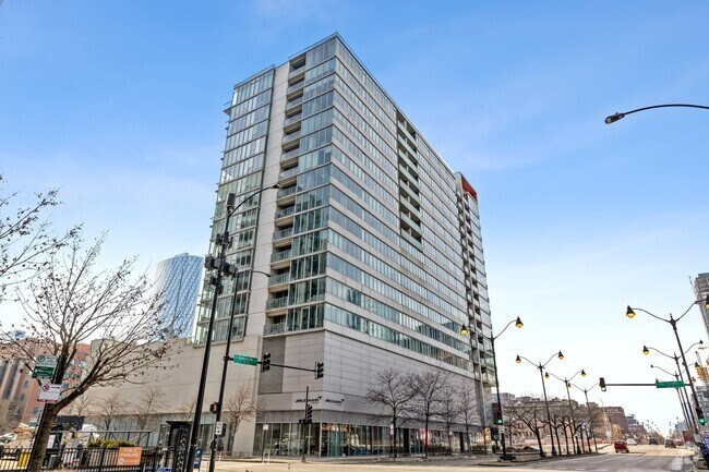 Building Photo - 659 W Randolph St Unit 909 Rental