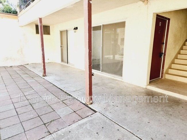 Photo - 2056 N Ventura Rd Unit #2