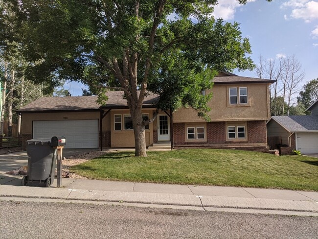 Building Photo - 5511 Old Farm Cir E