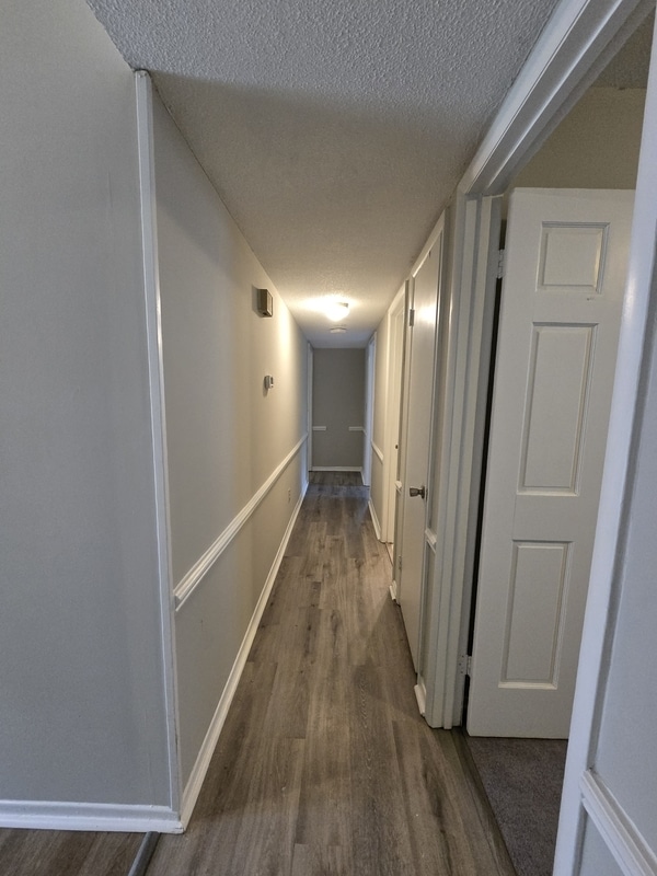 Photo - 1410 Suterland Rd