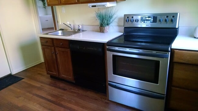 Photo - Charming 3 Bed / 1 Bath Cape Cod in Aberde...