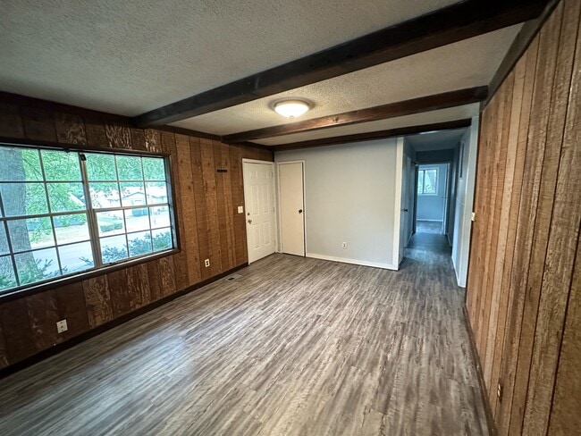 Photo - 920 Timberline Dr