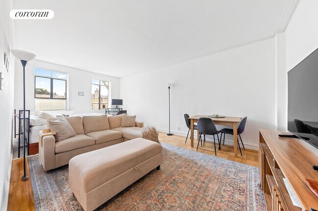 Photo - 250 W 24 St Condo