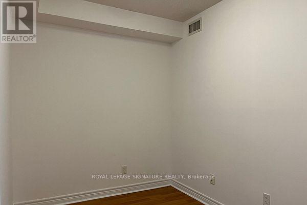 Photo - 310 Burnhamthorpe Rd W Unit 2307