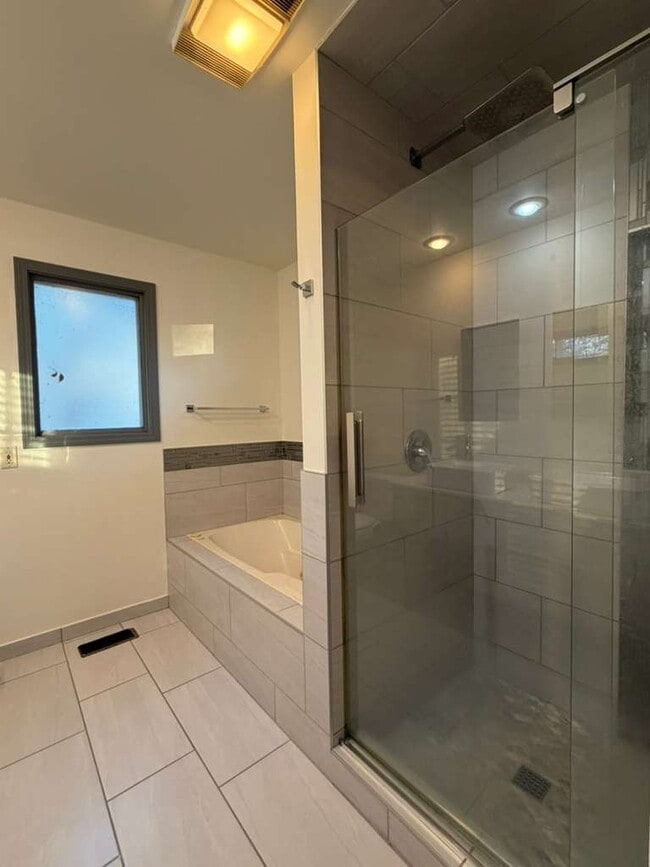 Photo - 11409 Hickory Hill Rd