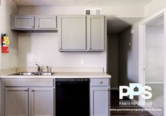 Photo - 1126 Maple St