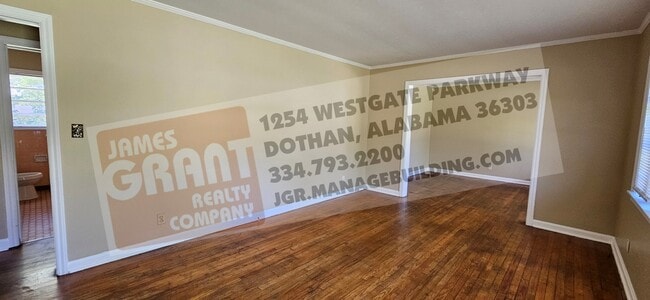 Photo - 2004 Roebuck St