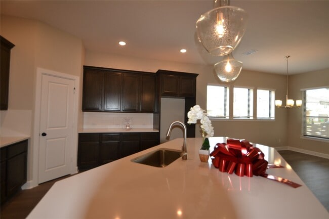 Photo - 3207 Kindred Wy