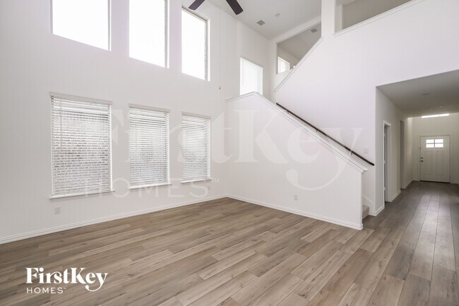 Photo - 10049 Elkhorn Dr