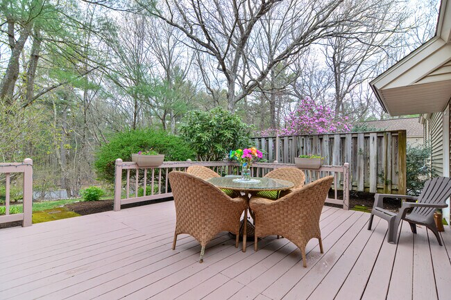 Photo - 10 Fox Hollow