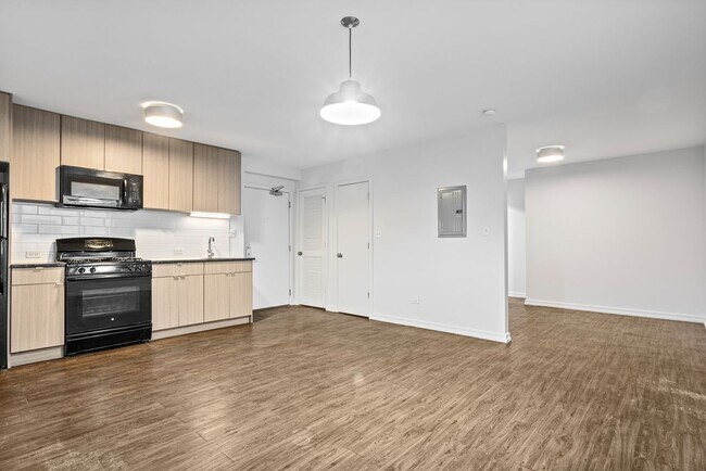 Building Photo - 5410 N Winthrop Ave Rental