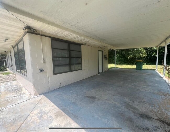 Photo - 15 Haselton St
