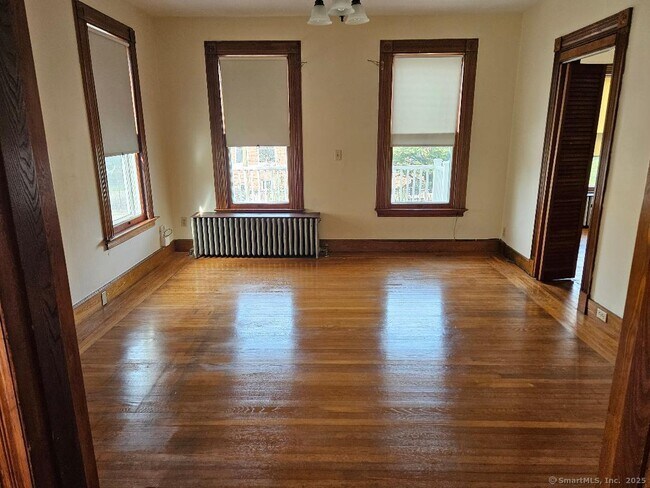 Photo - 163 Livingston St