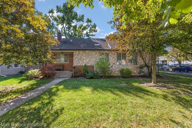 Building Photo - 810 Chestnut St