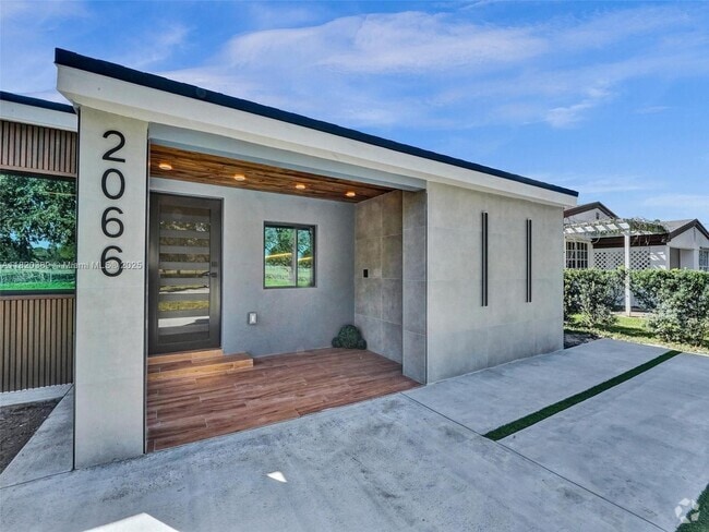 Building Photo - 2066 NE 174th St Rental