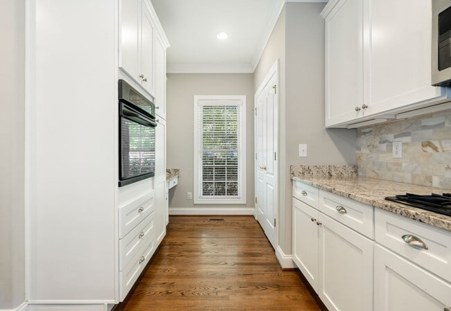 Photo - 30135 Porter Dr