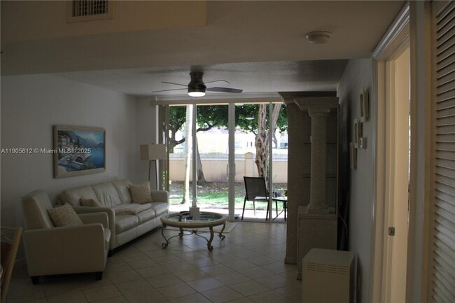 Photo - 519 E Sheridan St Unit 1082