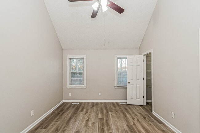 Photo - 1024 Alderleaf Dr