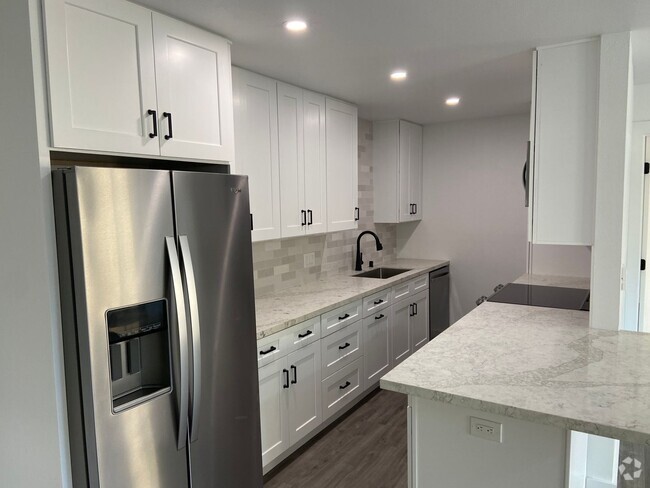 Building Photo - Completely Remodeled 2 Bed 2 Bath in Linda... Unit 1L Rental